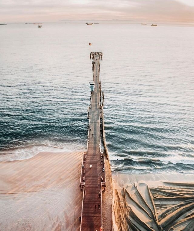 &quot;The sunset watching, drink in hand, sandcastle building kind of a good time&quot; 🤩 Photo: @keatonbrowning⁠
.⁠
.⁠
#sealbeach #sealbeachpier #sealbeachca #sealbeachlife #southerncalifornia #coffeeshops #coffeelifestyle #coffeesesh #coffeeclub #
