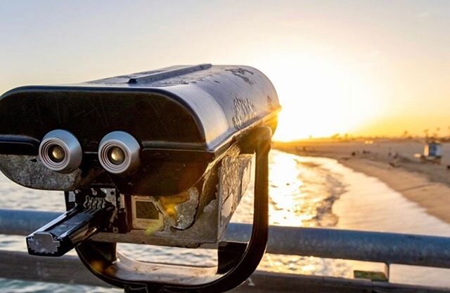 We can't end our day without a sunset 🤩⁠
Where's your favorite spot to watch the sun go down? ⁠🌅 Photo: @markvalenzuelaphoto⁠
.⁠
.⁠
#sealbeach #sealbeachpier #sealbeachca #sealbeachlife #southerncalifornia #coffeeshops #coffeelifestyle #coffeesesh 