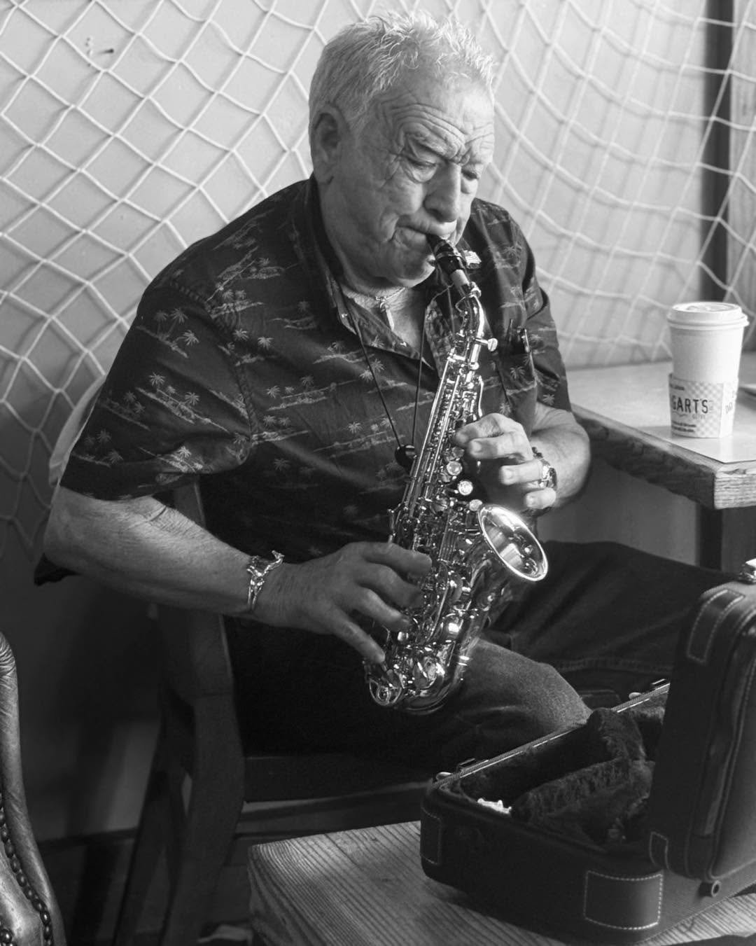 This is one of our amazing customers, Brian, sharing his talent on the saxophone 🎷

Photo credit: @caseydecotis 💛

And don&rsquo;t forget this Saturday for the Seal Beach Christmas Tree Lighting, we&rsquo;ll be donating hot chocolate for everyone! 