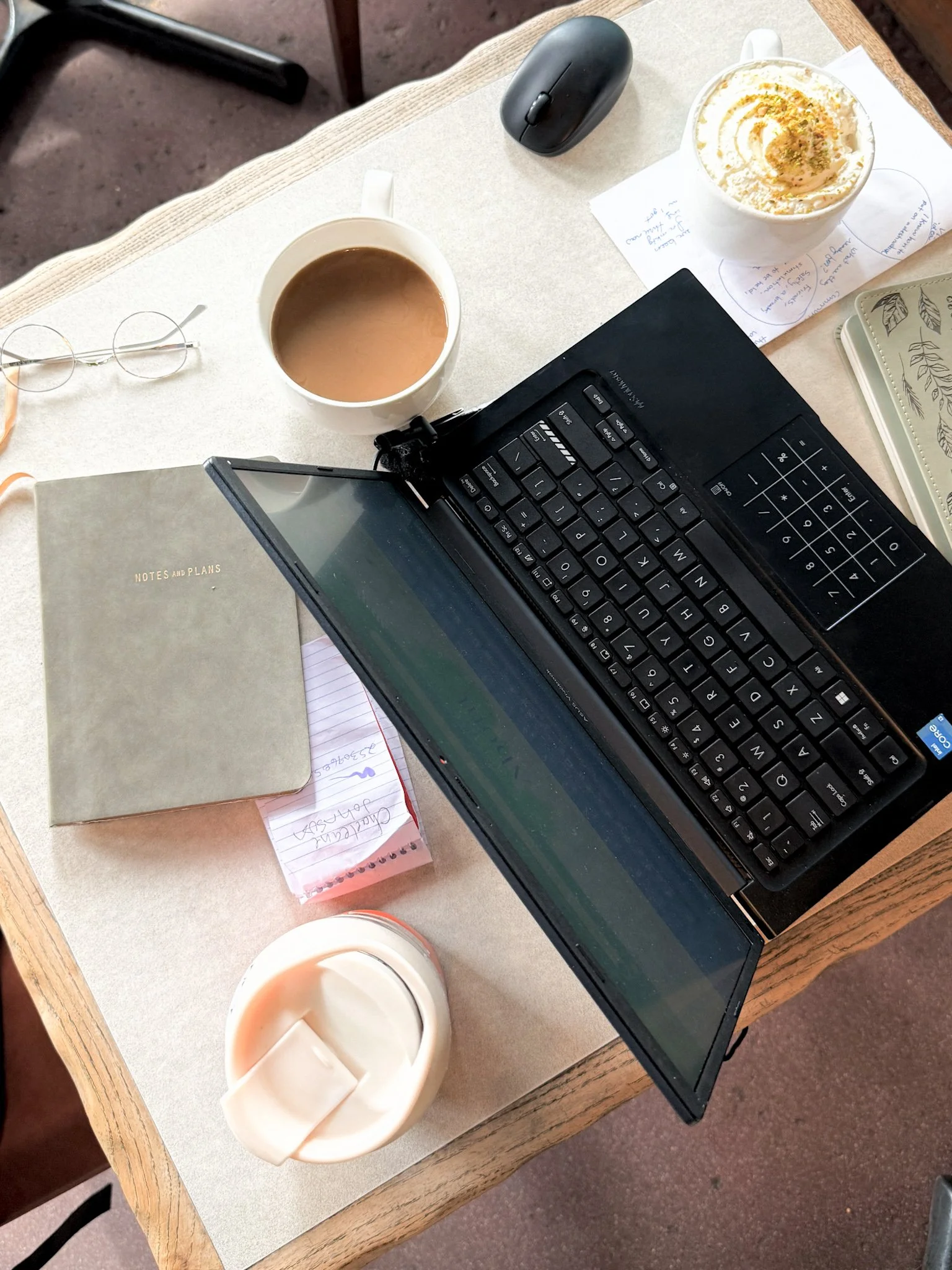 A new week calls for a fresh start at Bogart's ☕💻
Grab a drink, get some work done and enjoy the Seal beach view 🌊