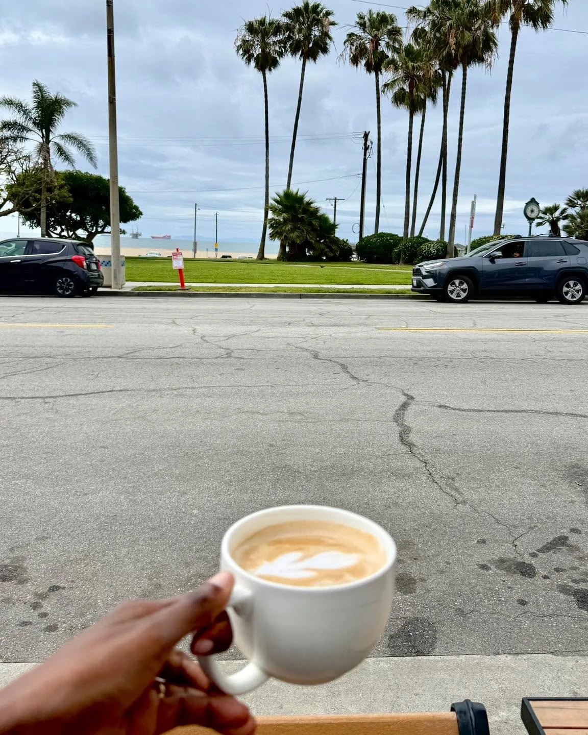 It&rsquo;s rare to find a coffee shop where you can casually enjoy an incredible view of the sea. That&rsquo;s what makes Bogart&rsquo;s so special. It&rsquo;s a taste of vacation in the heart of Seal Beach ☕🌊