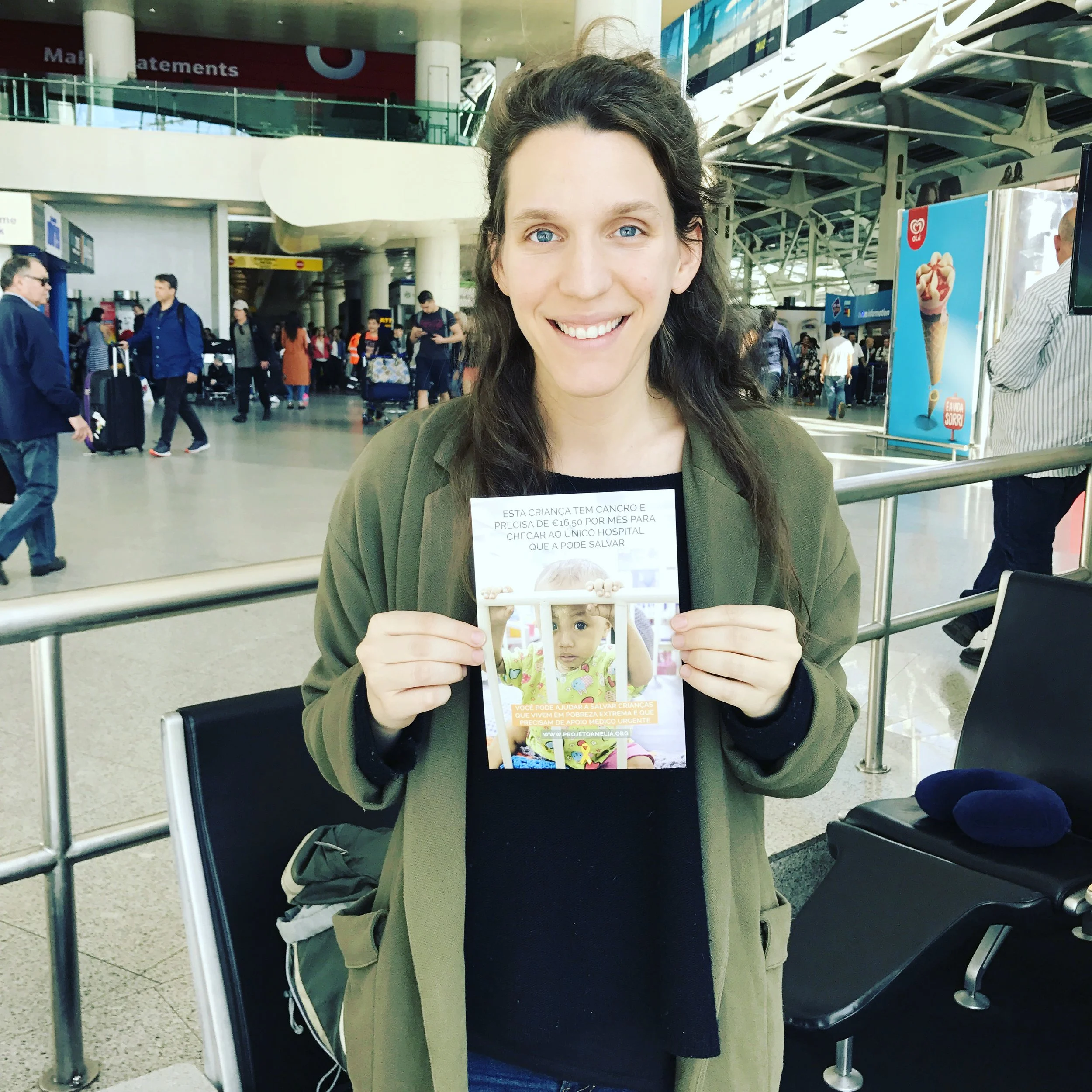  A canção “Please Take Me There” foi composta no Aeroporto de Lisboa