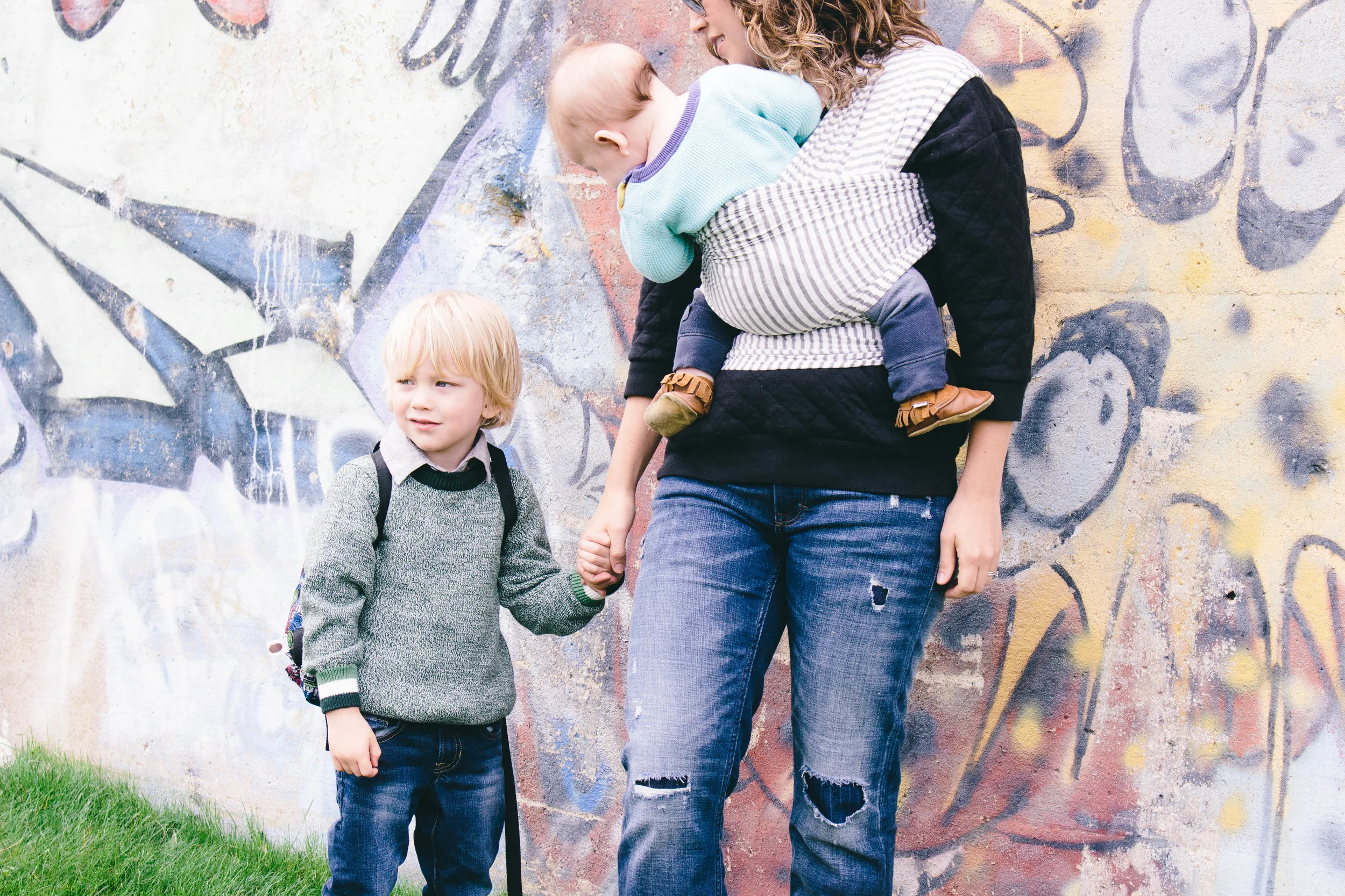 3 WAYS TO BABY WEARING image 1