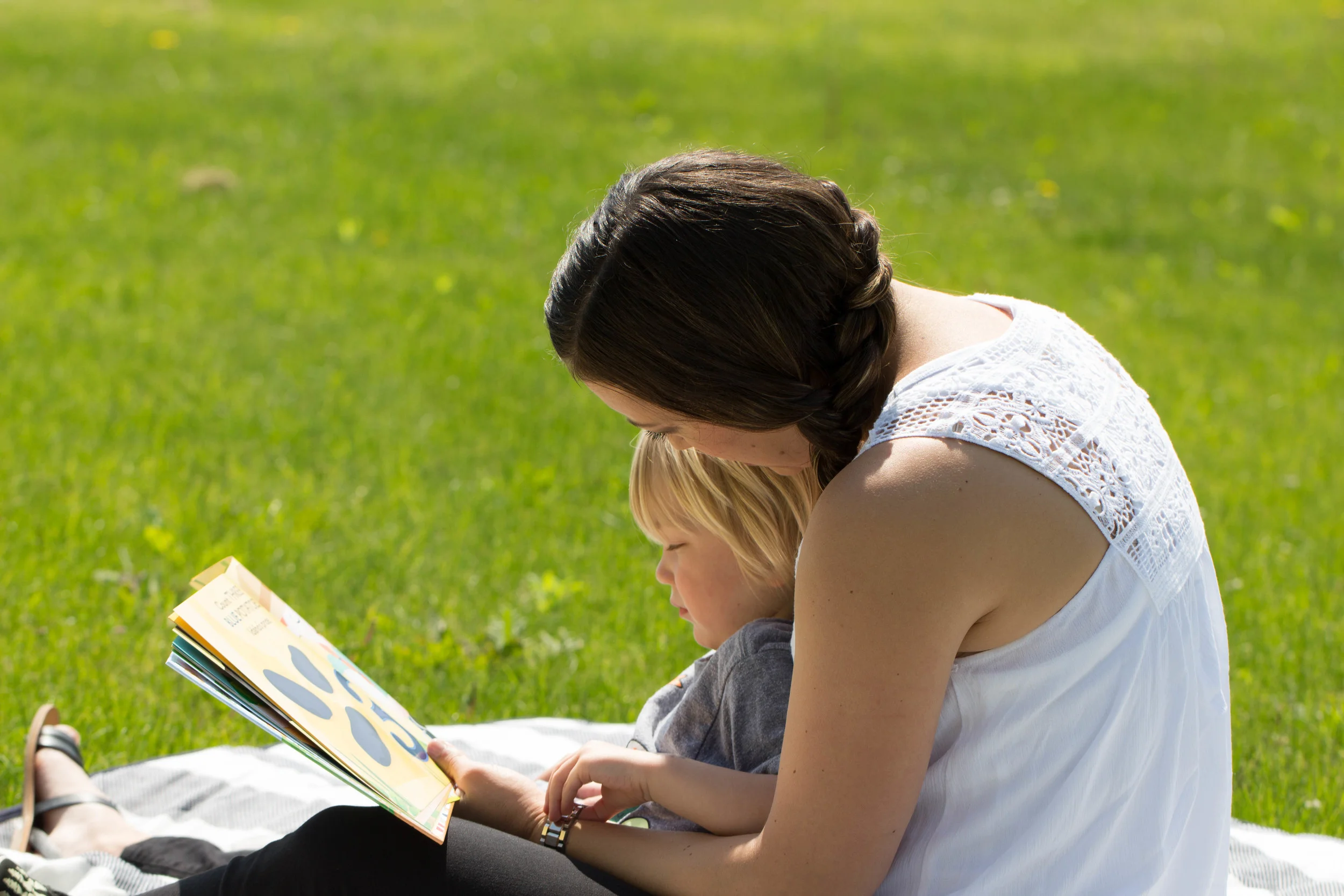 5 WAYS TO MAKE READING HAPPEN IN YOUR HOME image 1