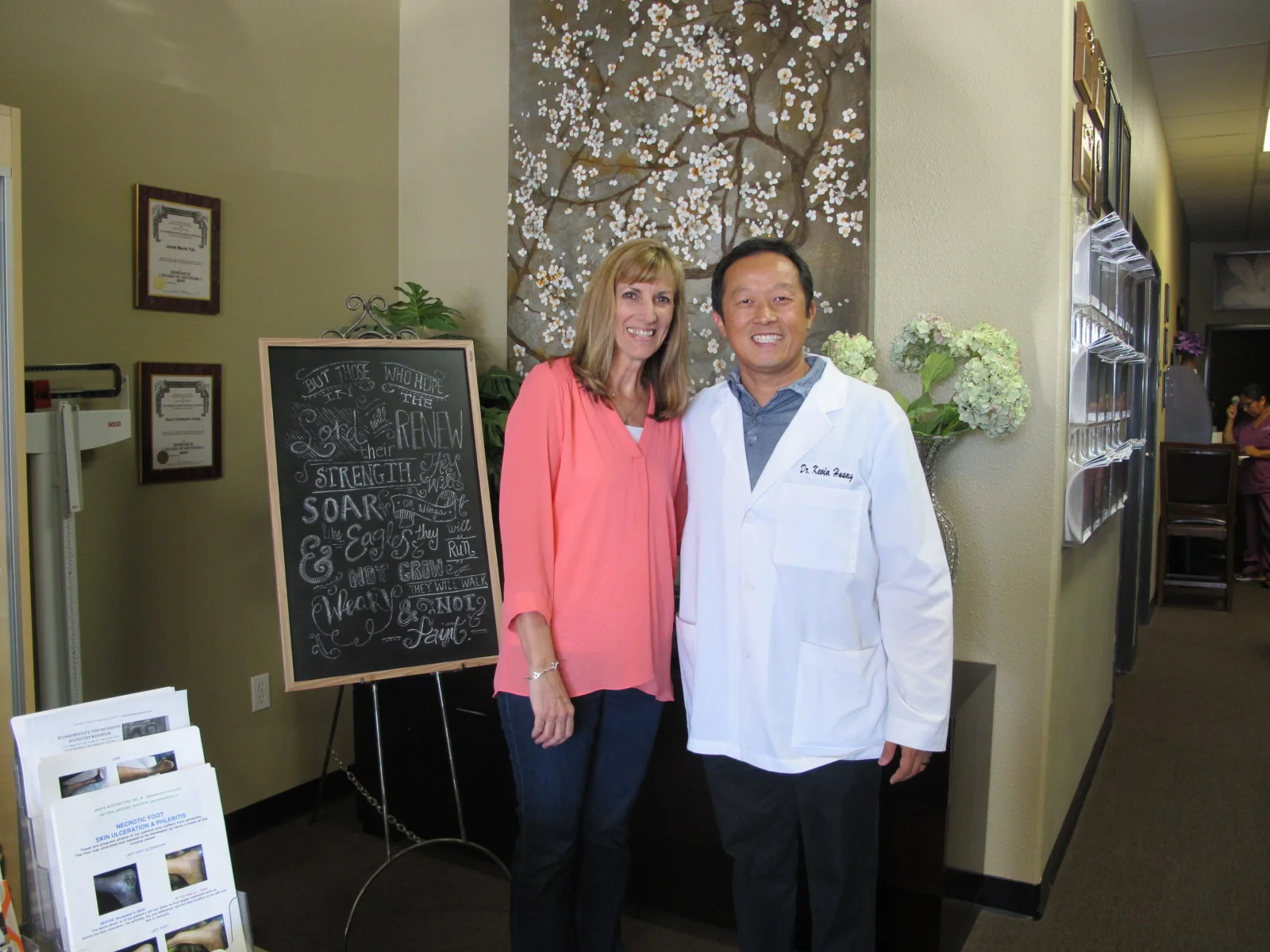 ACUPUNCTURE TREATS TINNITIS | RINGING IN THE EARS | NATURAL HEALING 100% RECOMMENDATION