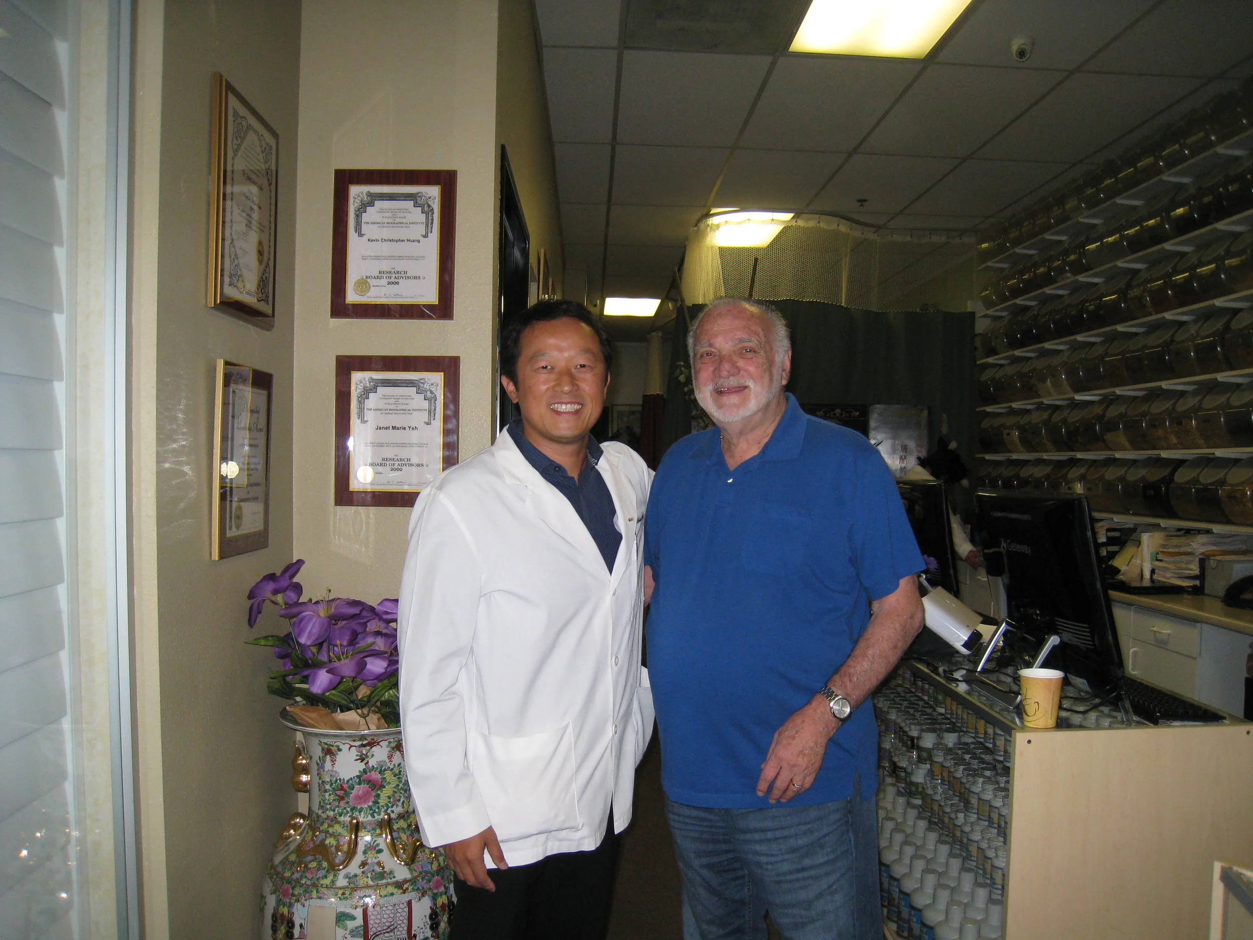 I DID WHATEVER DR. HUANG TOLD ME TO DO AND IT RESOLVED THE PAIN AND NUMBNESS FROM SHINGLES | GREAT RESULTS WITH NATURAL MEDICINE, HERBS AND ACUPUNCTURE
