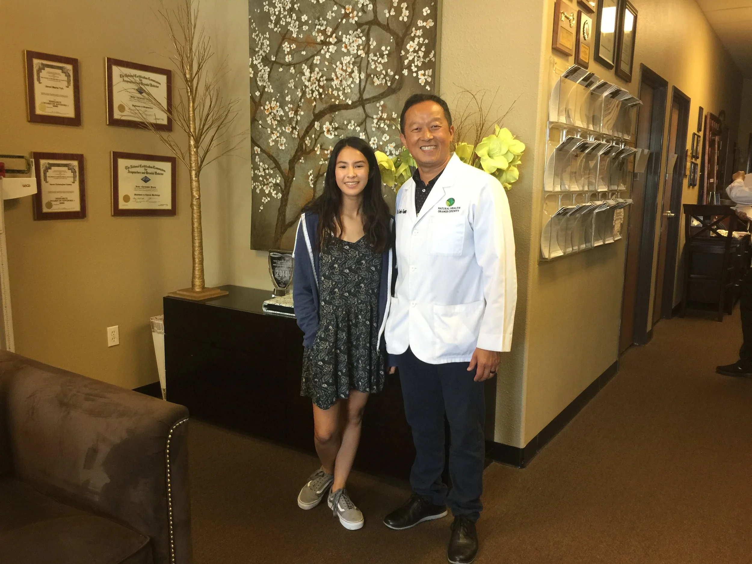 DR. HUANG IS MY GO-TO DOCTOR FOR HEALTH BECAUSE I LIKE GENTLE TREATMENTS AND NO NEGATIVE SIDE EFFECTS | NECK PAIN | ANXIOUS AND STRESSED | NATURAL HEALING WITH ACUPUNCTURE AND HERBS