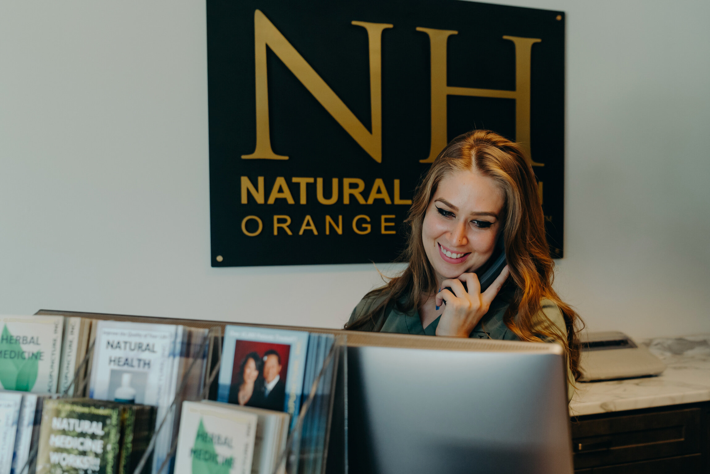 AT AGAPE NATURAL HEALTH ORANGE COUNTY, WE TREAT HASHIMOTO'S THYROIDITIS WITH ACUPUNCTURE AND HERBAL MEDICINE