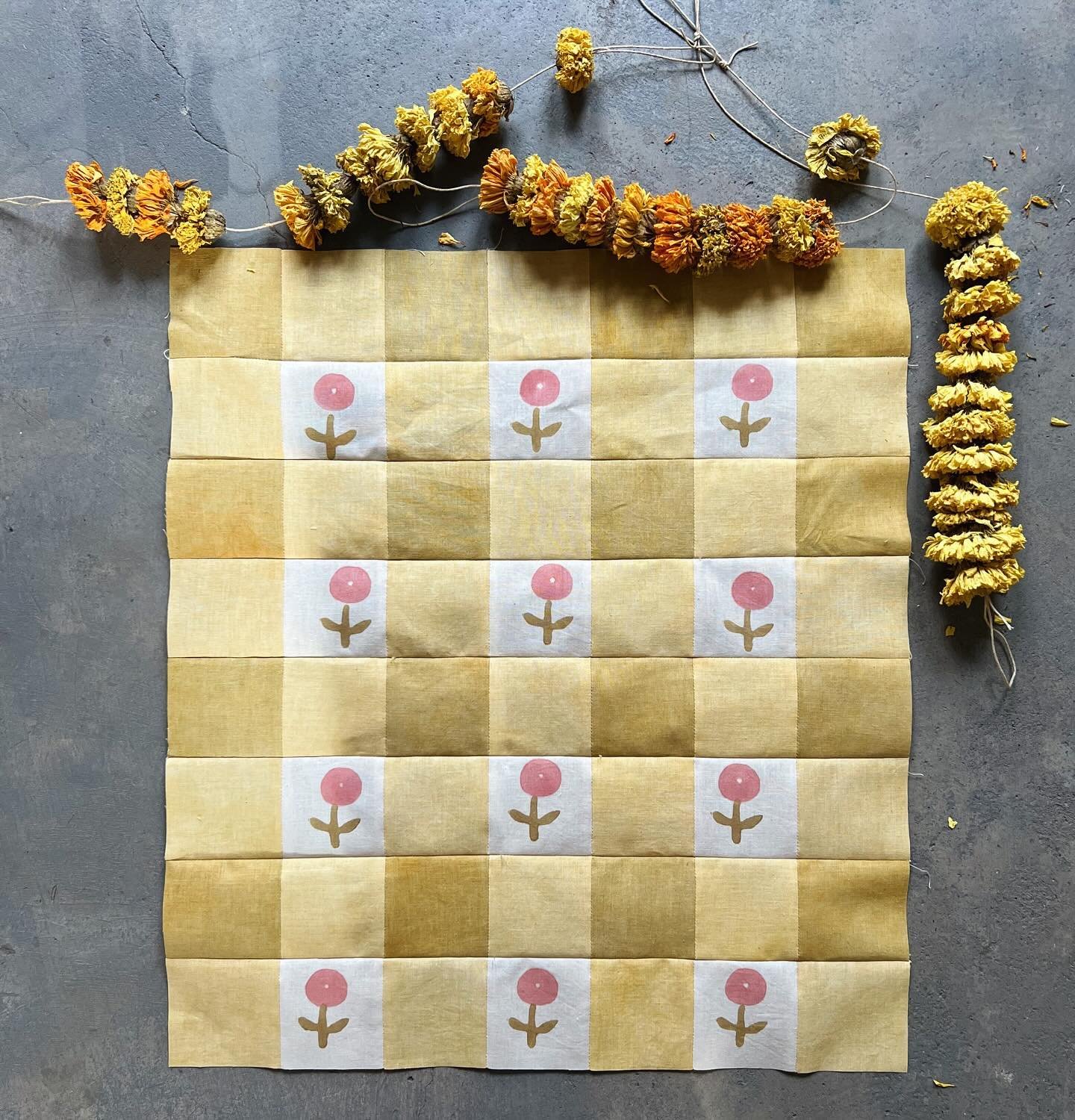 I&rsquo;m thinking of putting together a kit to make this little marigold dyed play quilt. The kit would include 12 block printed flower squares. We could do a dye and sew along with it as well! Who&rsquo;s in?! 🙋🏽&zwj;♀️ 🌱🌼🌱🌸