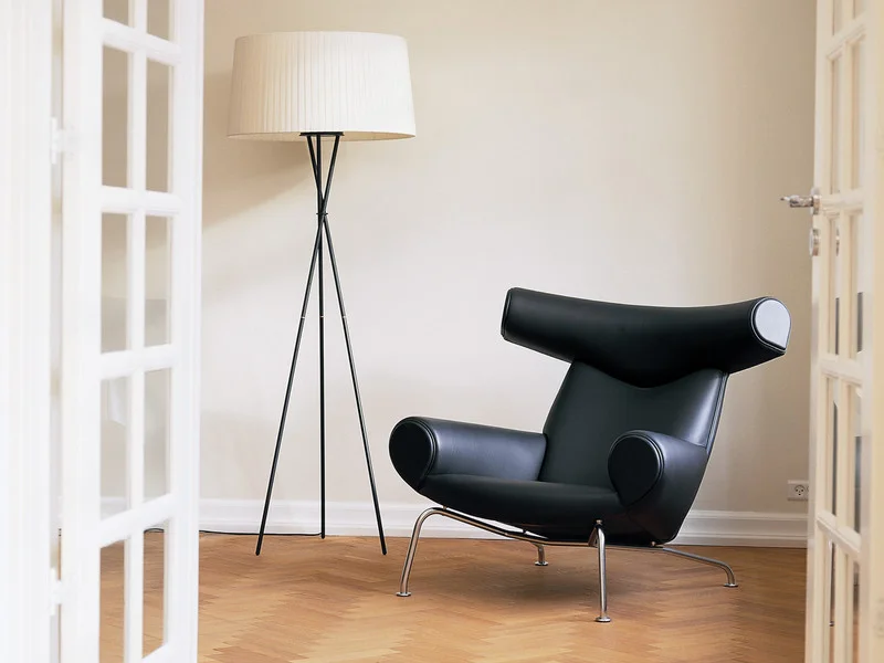 Erik-Jrgensen-EJ-100-Ox-Chair-in-black-leather (3).jpg