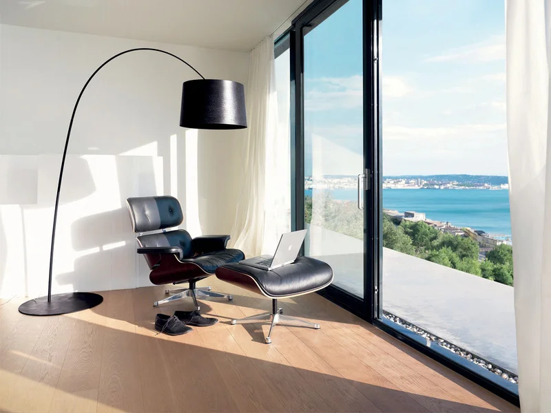 Foscarini-Twiggy-Floor-Lamp-black-lifestyle.jpg
