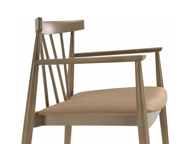 Andreu World Smile Chair