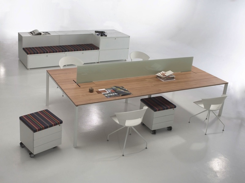 Guialmi-LP4-Office-Desk-3.jpg