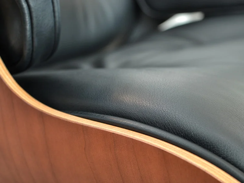 Vitra Eames Lounge Chair & Ottoman