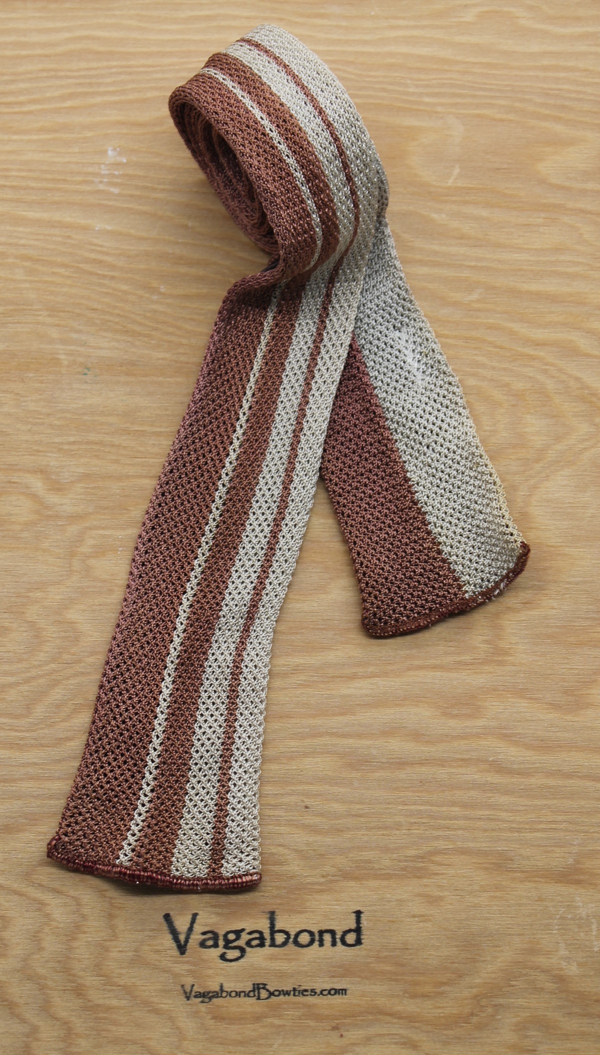 I16vr17 Cravat Semi-length slik lined neck  (2).JPG