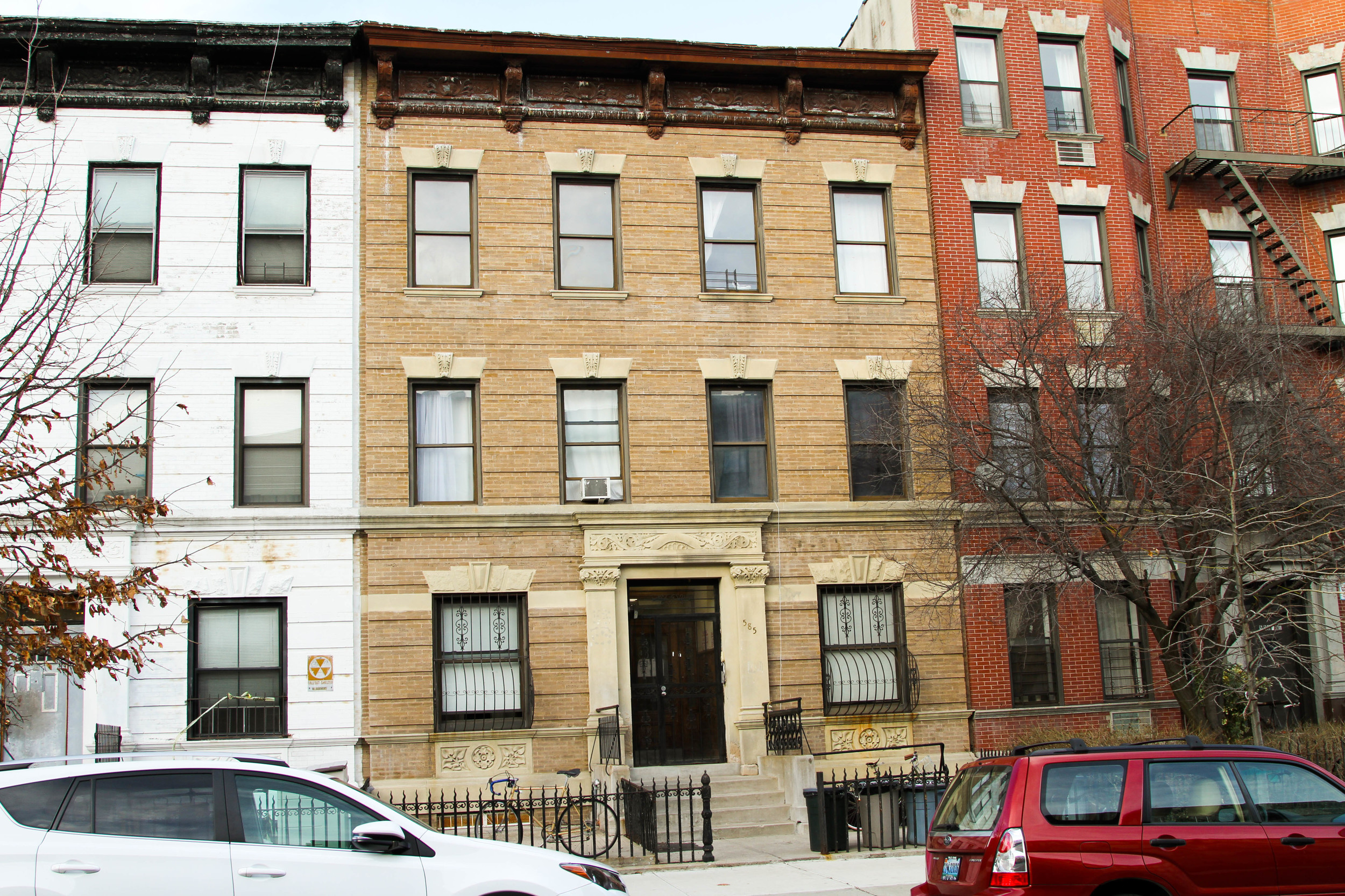 585 Park Place