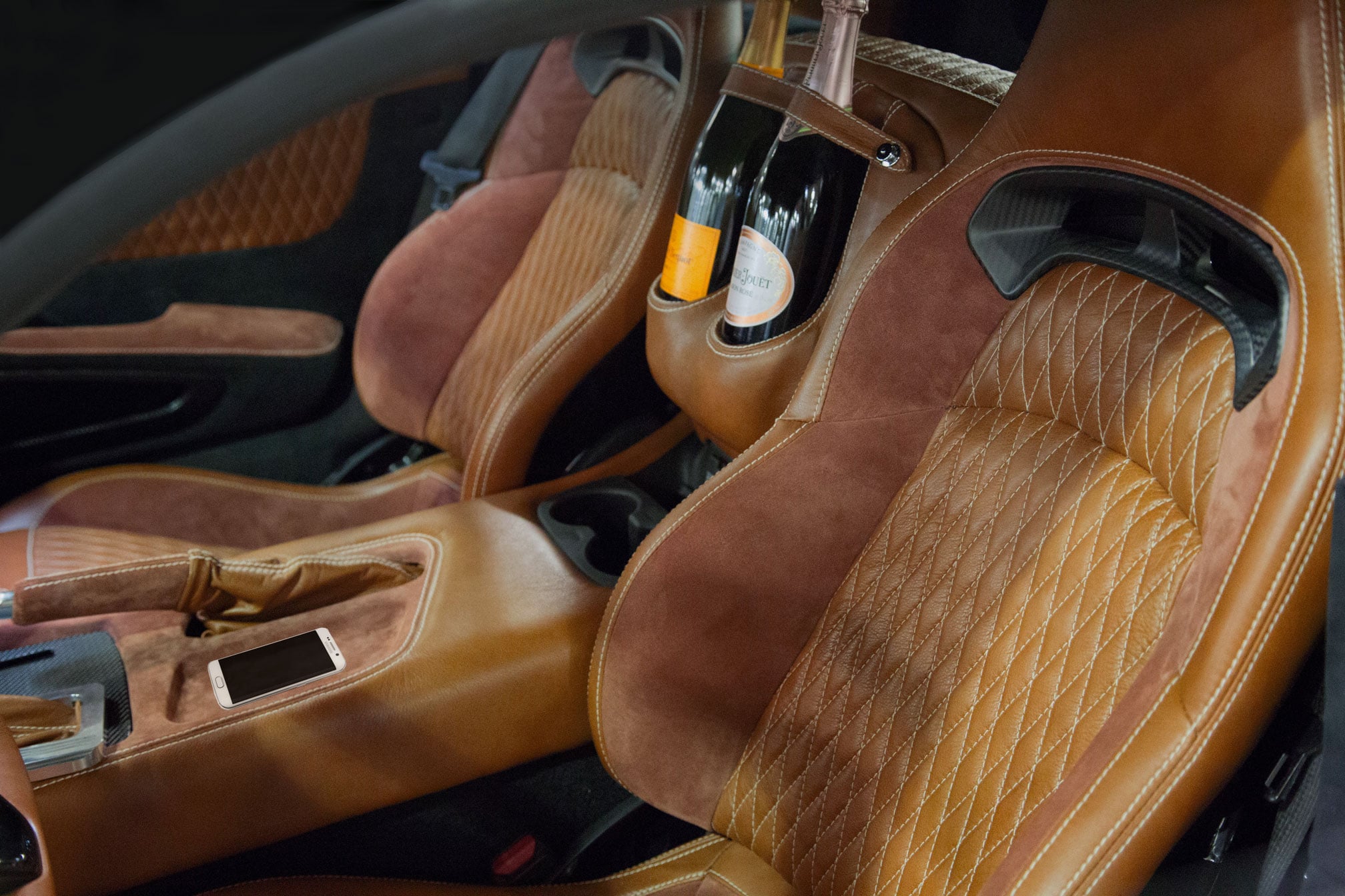 FORCE 1 V10 INTERIOR