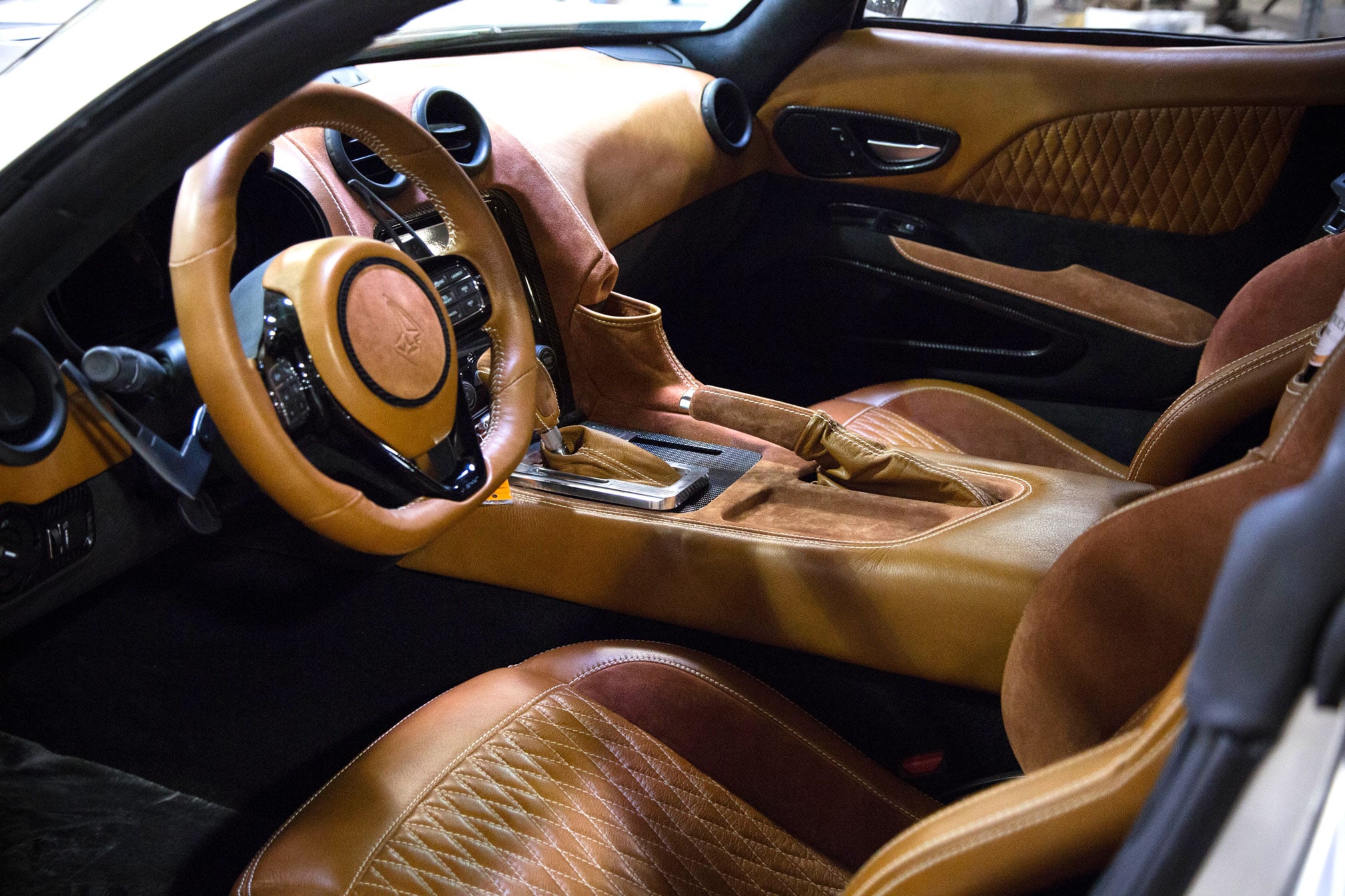 FORCE 1 V10 INTERIOR