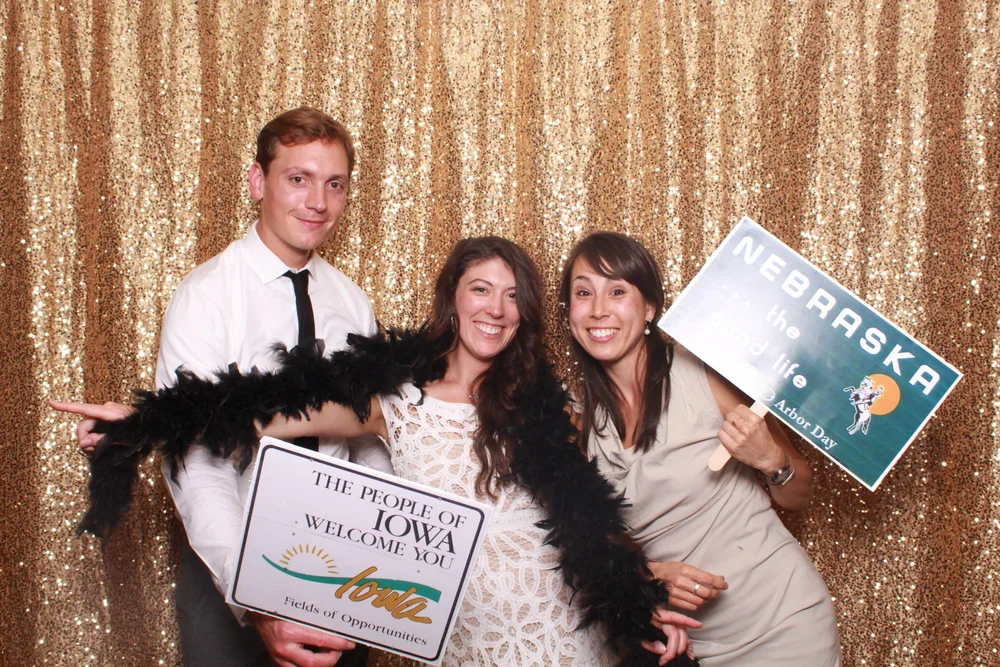 Lauritzen gardens-omaha-nebraska-wedding-snap omaha-photo booth