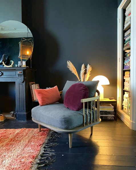 ANDTRADITION FLY CHAIR THEO-BERT POT THE NICE STUFF COLLECTOR JUST HAASNOOT DESIGN CHAIR WOOD STYLING INTERIEURSTYLIST.png