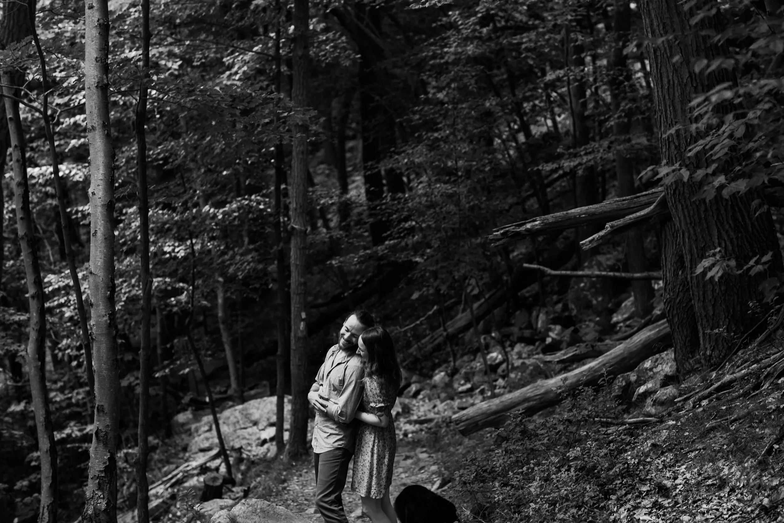 alyssa_justin_esession_bw (13 of 14).jpg