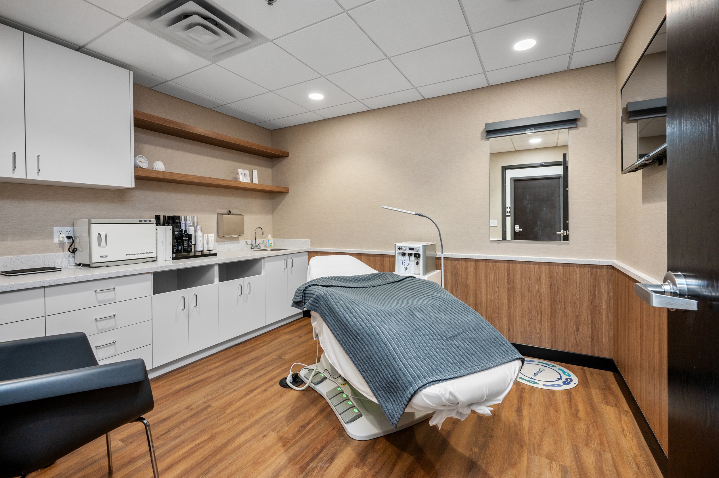 EFH - 5353 Wayzata Blvd - Lakes Dermatology-23.jpg