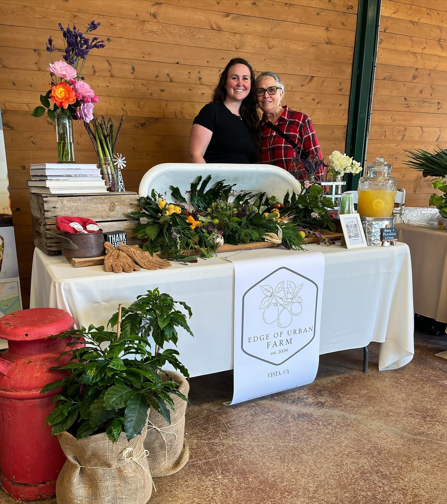 We had so much fun doing the @sdfarmbureau GRAZE at @flowerfieldsevents last night. Hello to all of our new followers! Thanks for coming along on this journey with us! So great to connect with so many amazing people.
