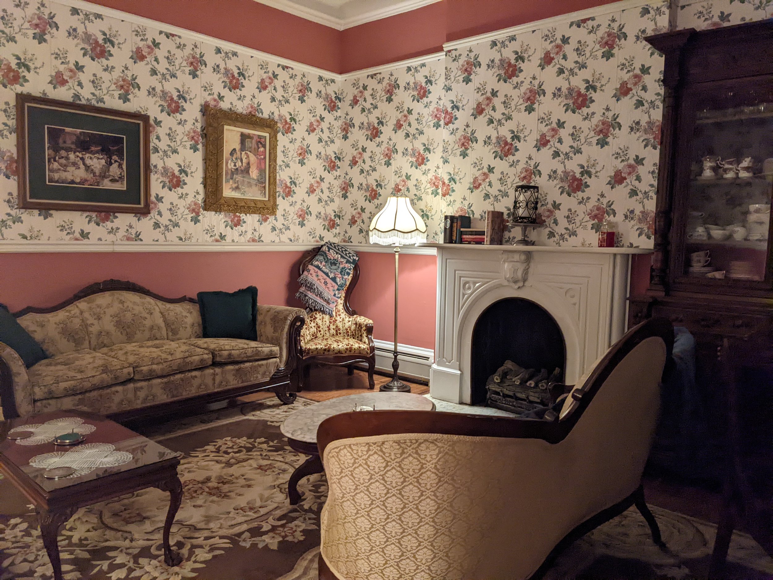 The Rosemont Inn living room - Pauline Voelkel.jpg