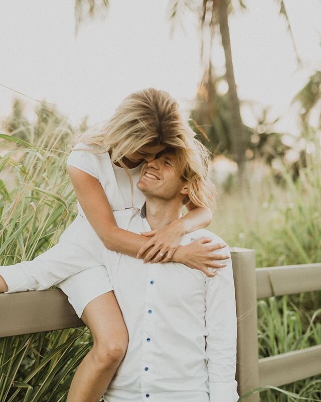 Kristian and Lina 🌴
.
.
.
.
.
.
.
.

#loveandwildhearts #radlovestories #dirtybootsandmessyhair #belovedstories #wanderingphotographers #destinationweddings #herecomesthebride #theknot #weddingwire #hawaii #hawaiiwedding #hawaiiweddingphotographer #