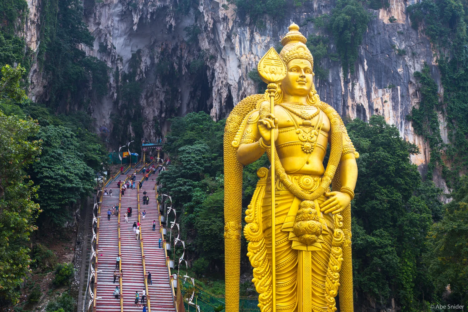 How to easily get to Batu Caves in Kuala Lumpur - A Photographers Guide