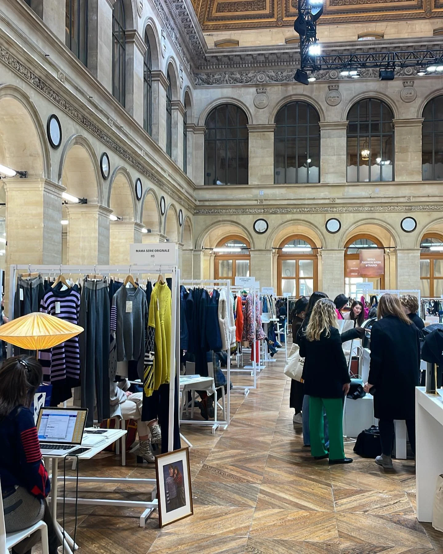 enjoying being back in Paris for #PFW and perusing the beautiful Autumn/Winter ‘23 collections @tranoi_show 🏷️
#tradefair #parisfashion #frenchfashion #ringstadretail #paristradeshow #aw23 #autumnwinter2023 #autumnwinter23 #aw2023 #retailexpa