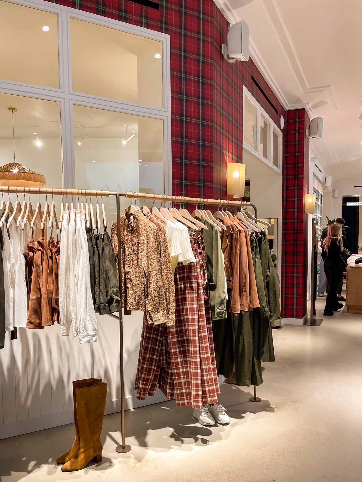 Happy New Year/Bonne Ann&eacute;e! ✨ 

Is one of your business goals for 2026 to expand your brand either by having a pop up shop, selling wholesale to retailers, opening up your own store or expanding to new countries ~ but you are not sure where do