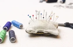 pins-923867_1280.jpg
