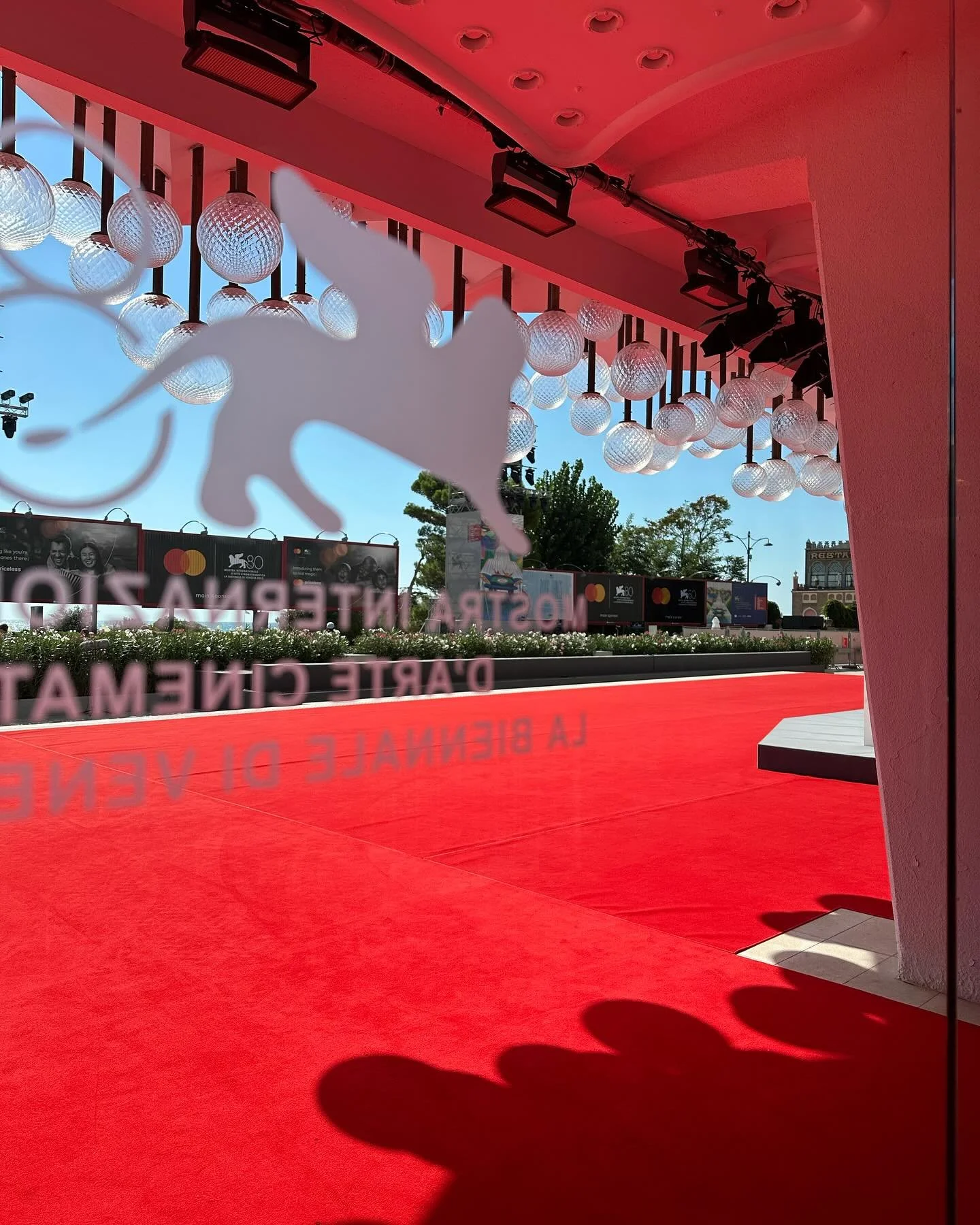 Looking back &hellip; Venice was magical 🇮🇹🎥 #VeniceFilmFestival
#LaBiennaleDiVenezia #BiennaleCinema #BiennaleCinema2023 #Venezia80 #Cinema #Film #indiefilm #actor #ActorsLife #acting #sagaftra