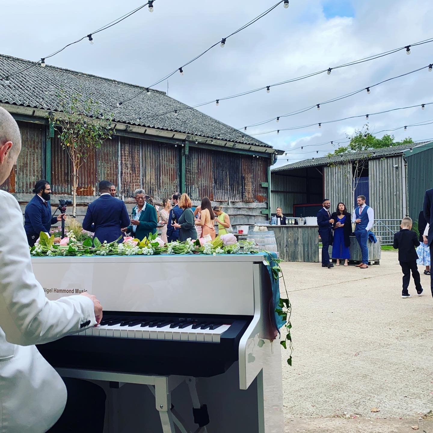 Mobile piano moved from barn to outdoors within 5 minutes