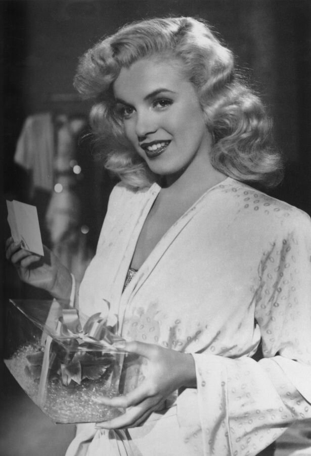 Marilyn-Monroe-Ladies-of-the-Chorus.jpg
