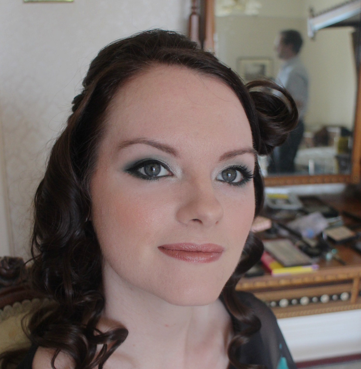 clare makeup birmingham highbury hall .png