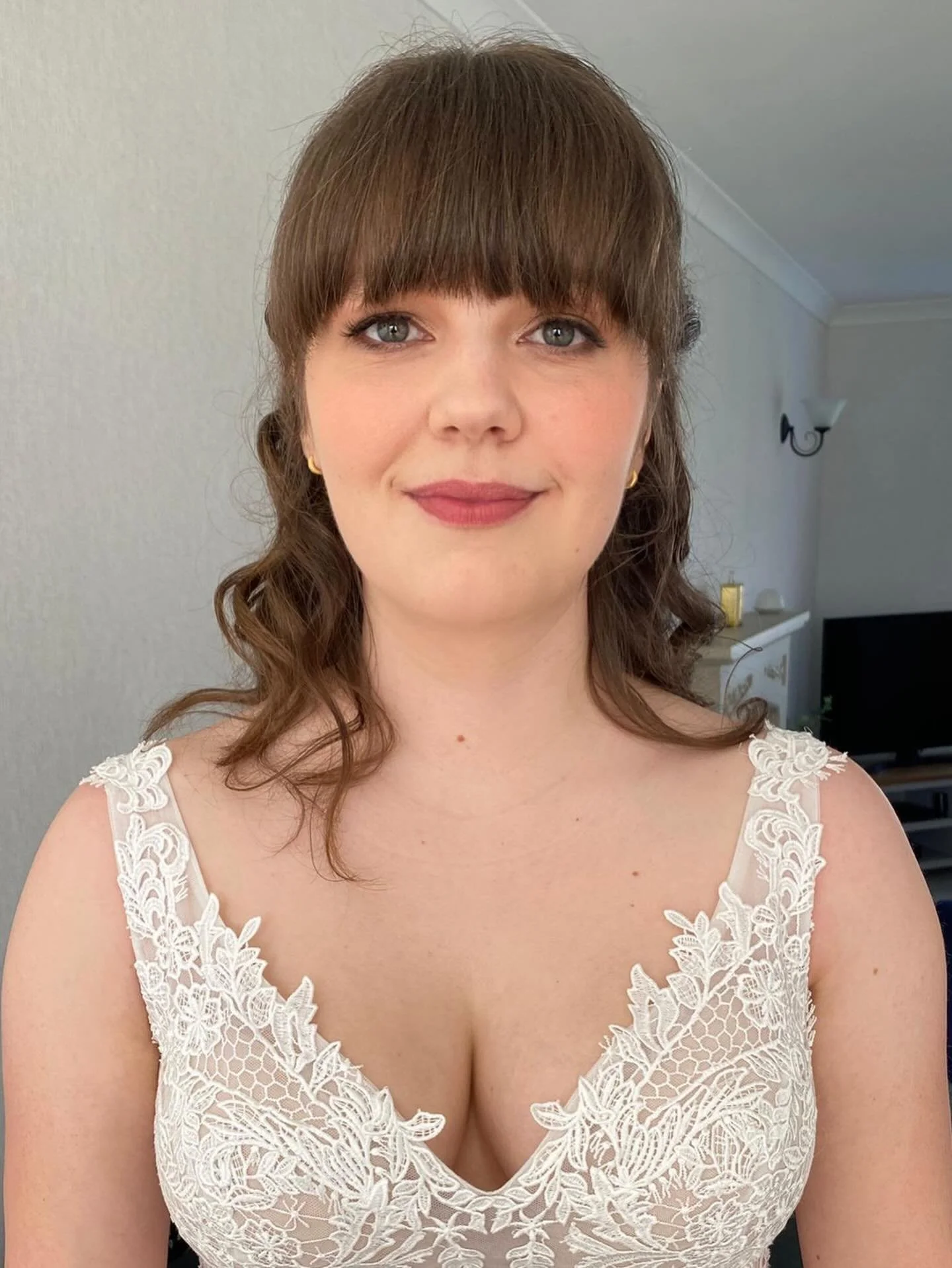 Lovely Sarah yesterday at @shustokebarn @_sarah_bainbridge_  #hairandmakeup #worcestershiremua #naturalbride #bromsgrovemua