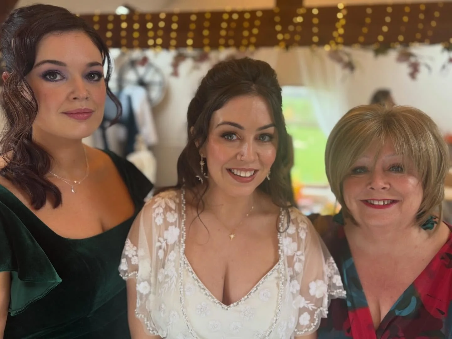 @bacobits and her crew ! 😍@bordesleyparkweddingvenue #weddingmakeupartist #bridalmakeup #worcestershireweddings