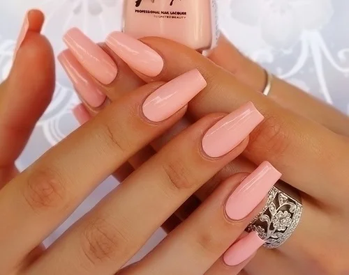 Example of beautiful, healthy acrylic nails. 