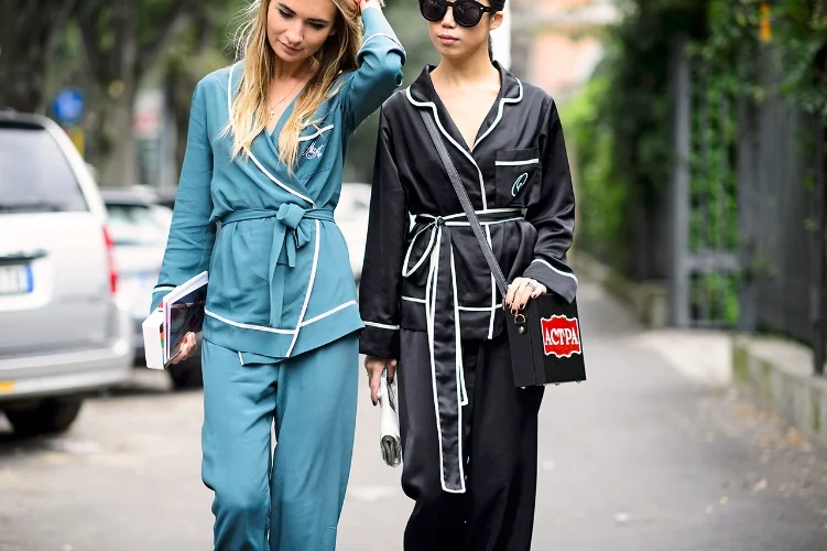 Celebrity Pajama Fashion 60 Photos - Moonagedaydream.film