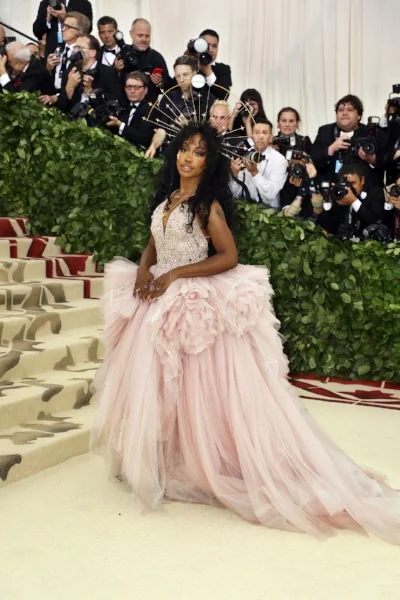 SZA in Versace