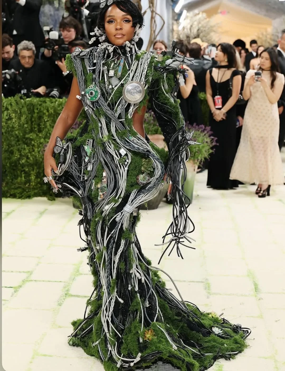 Who Dressed Up (And Who Should Throw Their Dress Out) at the 2026 Met Gala