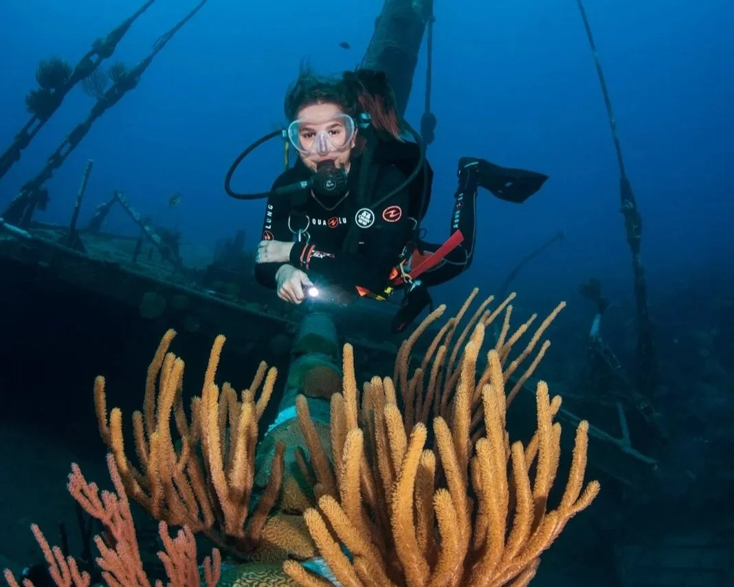 Hanna Hermes Arm Stuart Philpott.jpg