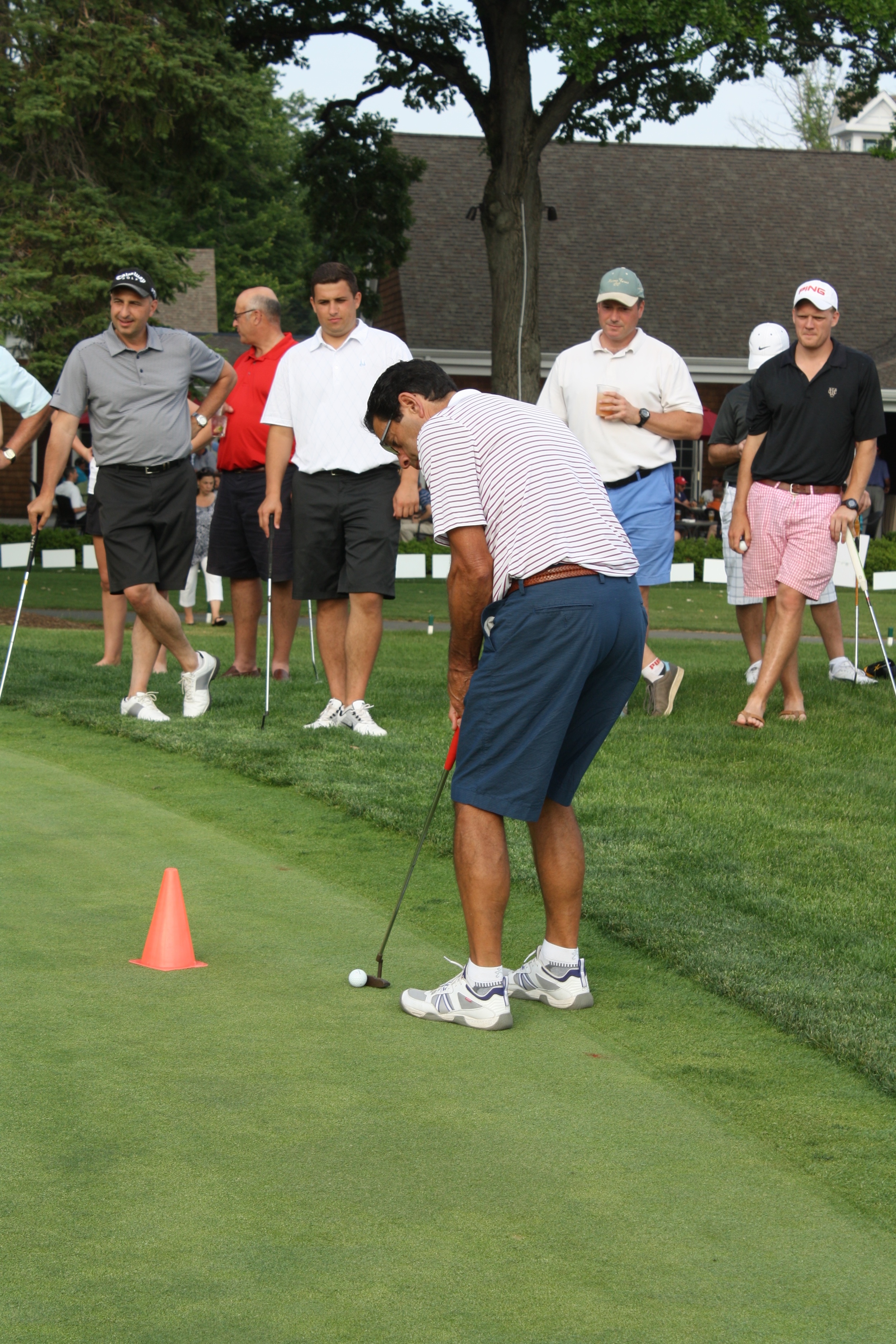 putting contest mark fries.jpg