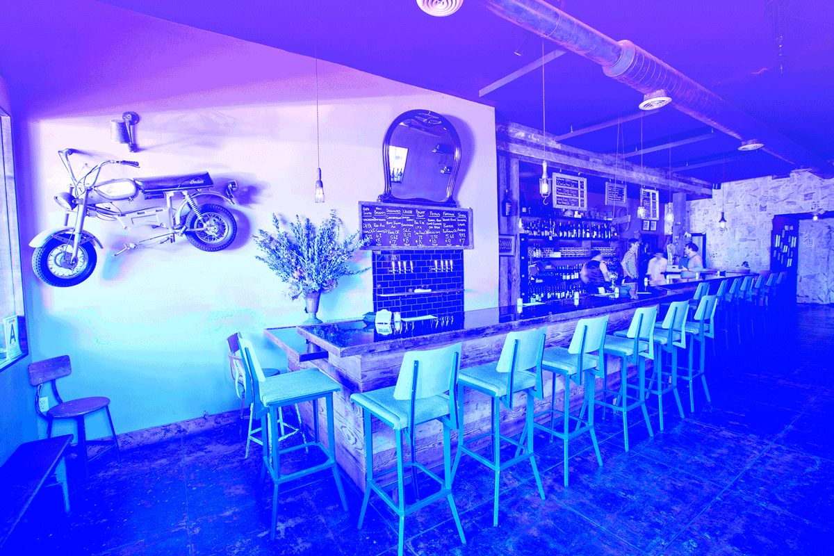 the-four-design-small-business-fb-group.gif