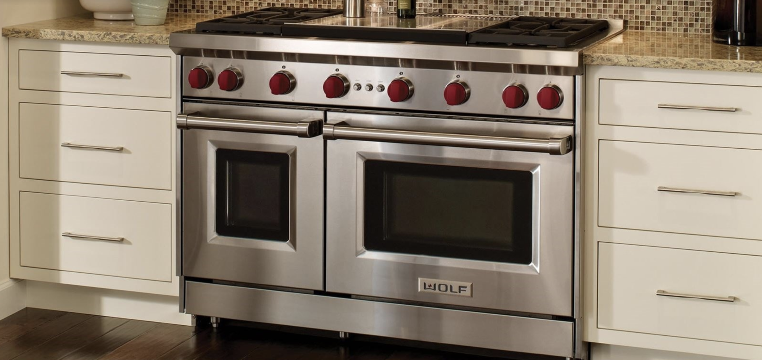 48 Gas Range - 6 Burners and Infrared Griddle Wolf Rangetop