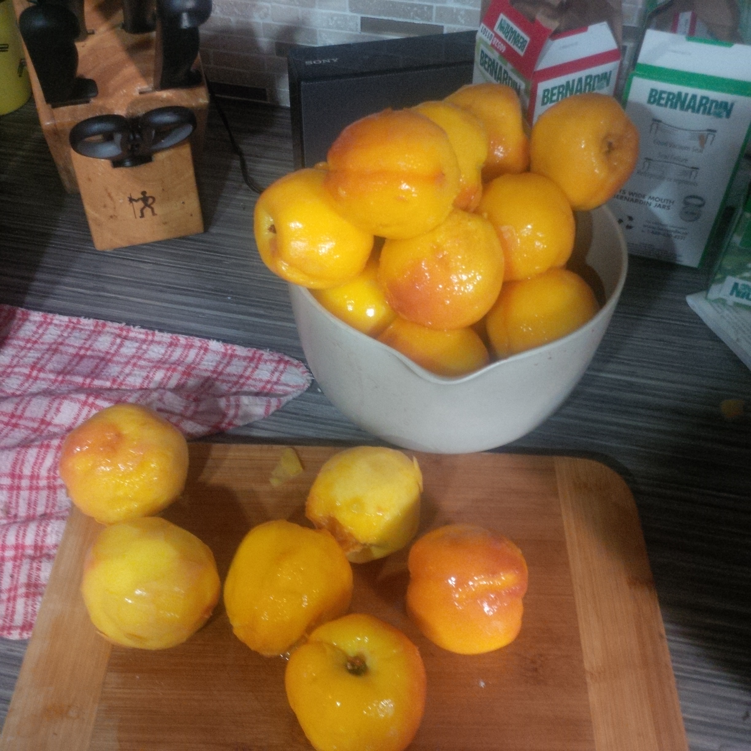 Naked peaches!