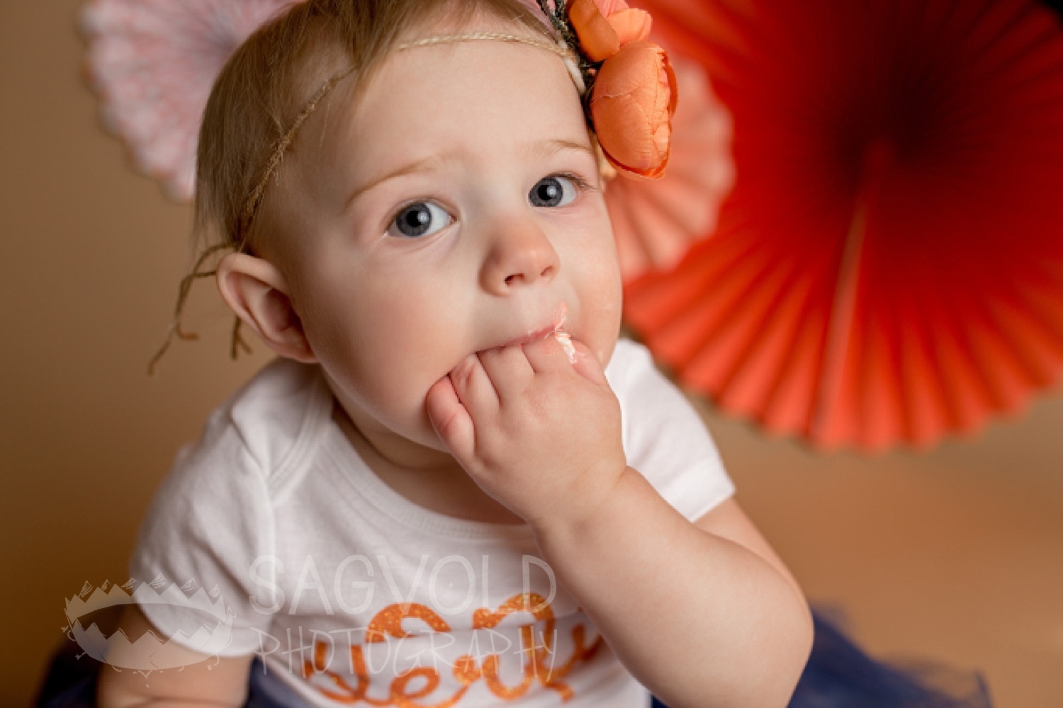 Cake smash Fargo ND baby photographer Janna Sagvold Photography