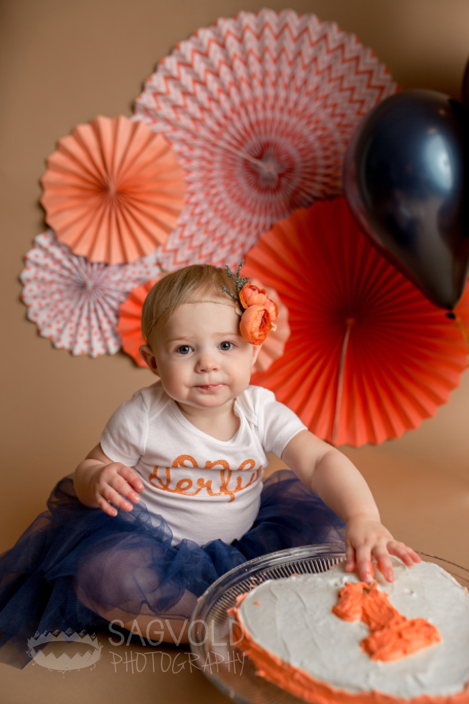 Cake smash Fargo ND baby photographer Janna Sagvold Photography